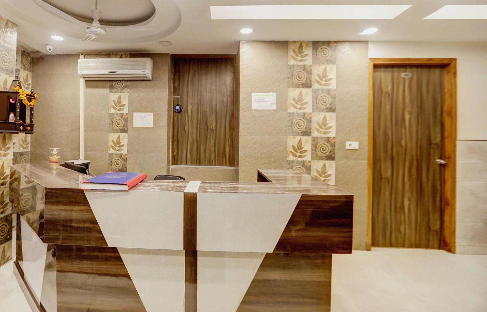 Hotel O Srv Palace New Delhi