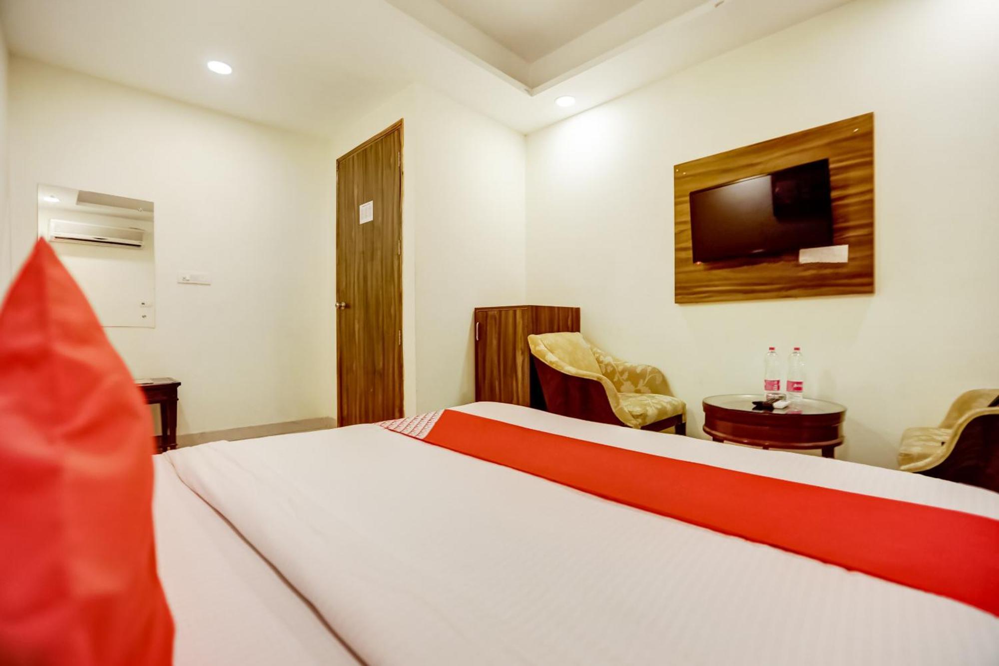 Hotel O Srv Palace