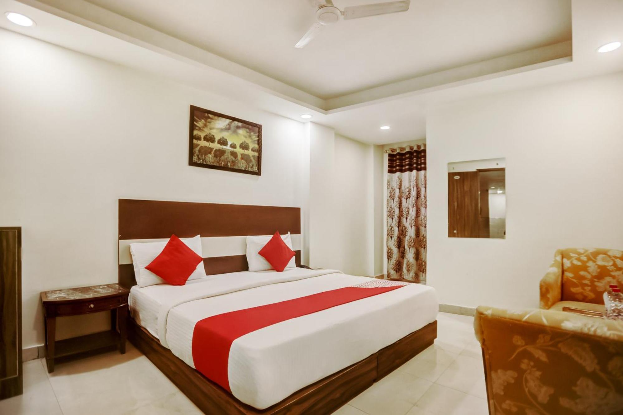 Hotel O Srv Palace New Delhi