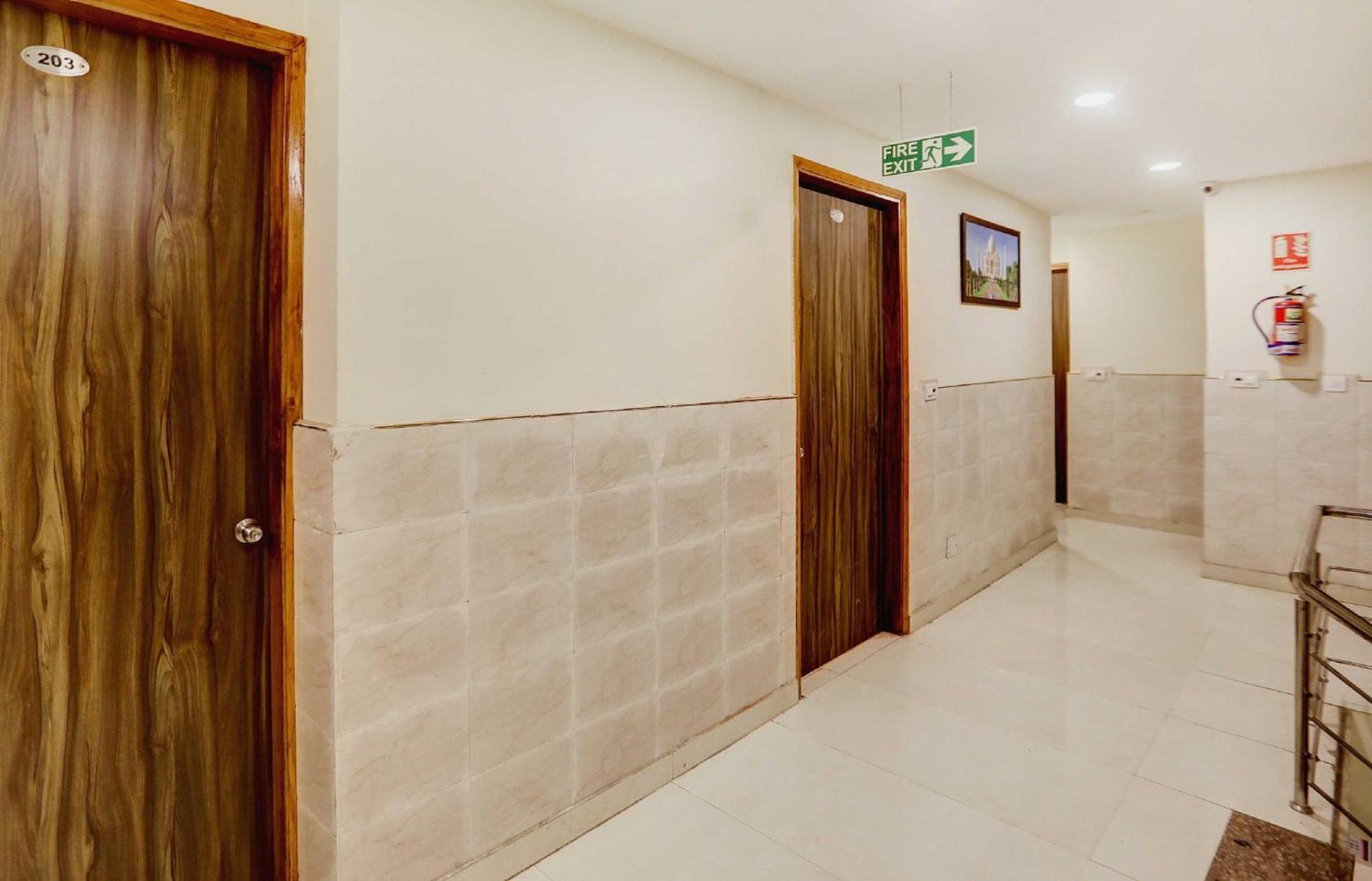 Hotel O Srv Palace
