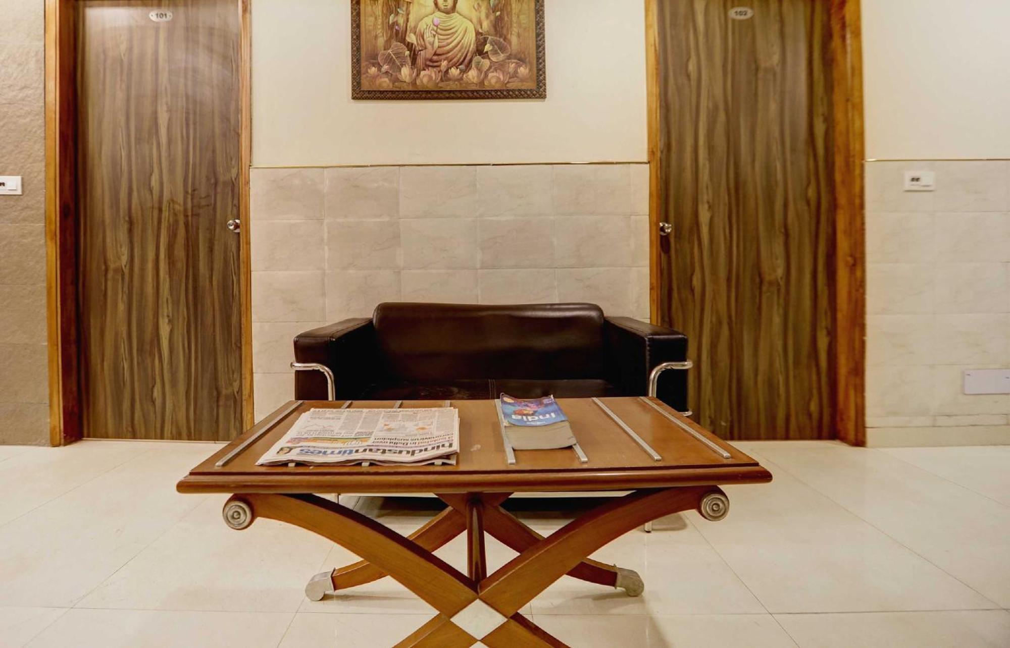 Hotel O Srv Palace New Delhi