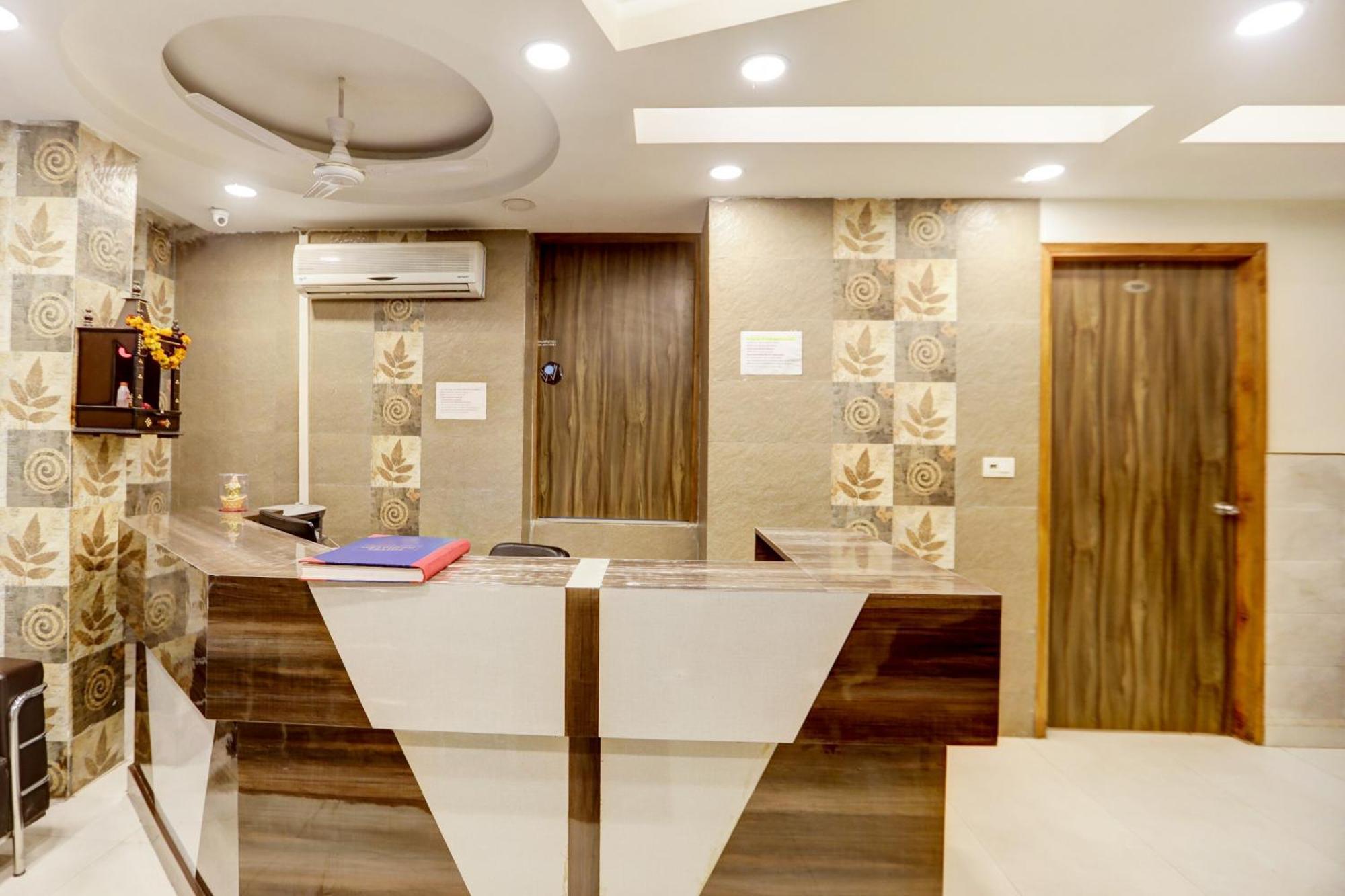 O Srv Palace 3* New Delhi